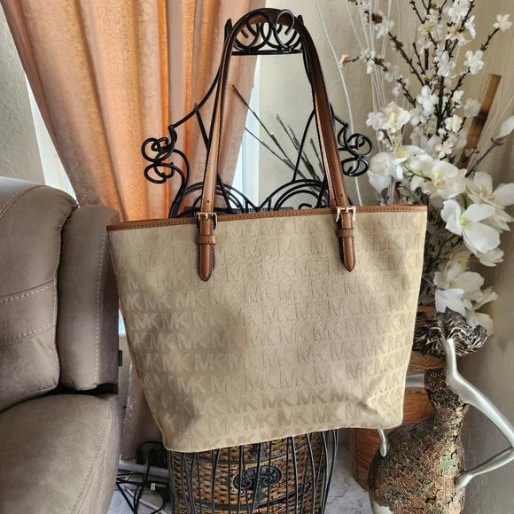 MICHAEL KORS JET SET Signature Brown Jacquard Shoulder Bag Tote Pocket